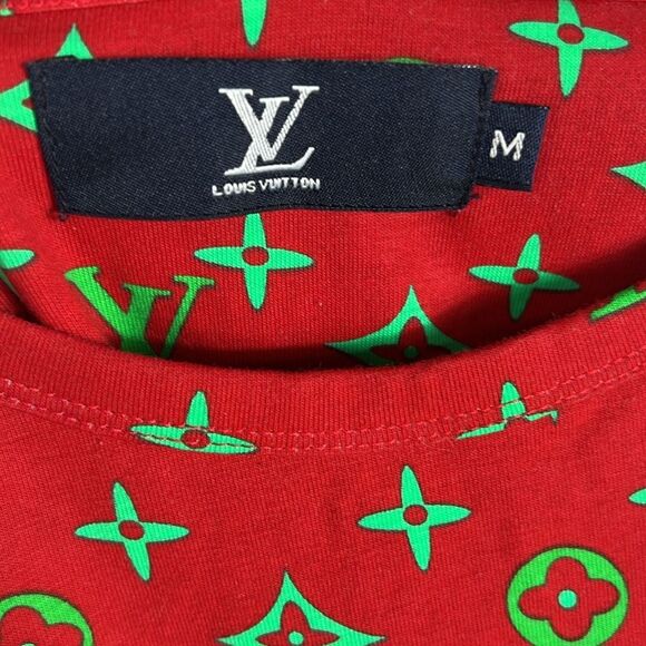 🔥🔥 “BOOTLEG” Louis Vuitton Monogram AOP Red/Green Tee Size M - PERFECT! - Picture 5 of 6